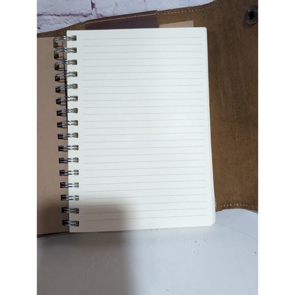 Le Vent Leather Refillable Notebook Journal Cover 9 X 6.5 1 Blank Notebook NWOT - Picture 12 of 13